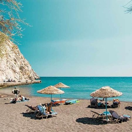 Santorini Seaside Retreat - Flora'S Summer Escape 佩里萨 外观 照片