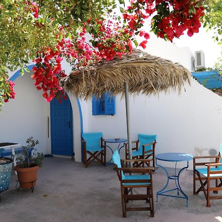 Santorini Seaside Retreat - Flora'S Summer Escape 佩里萨 外观 照片