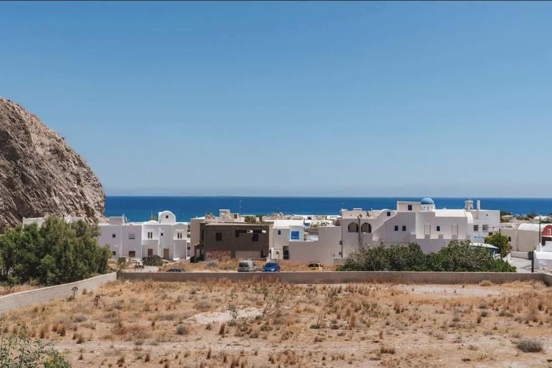 Santorini Seaside Retreat - Flora'S Summer Escape 佩里萨 外观 照片