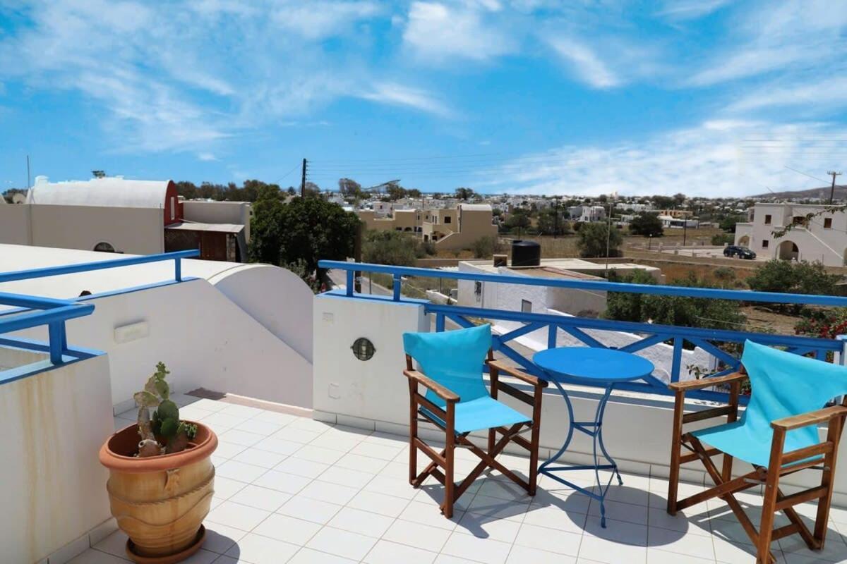 Santorini Seaside Retreat - Flora'S Summer Escape 佩里萨 外观 照片