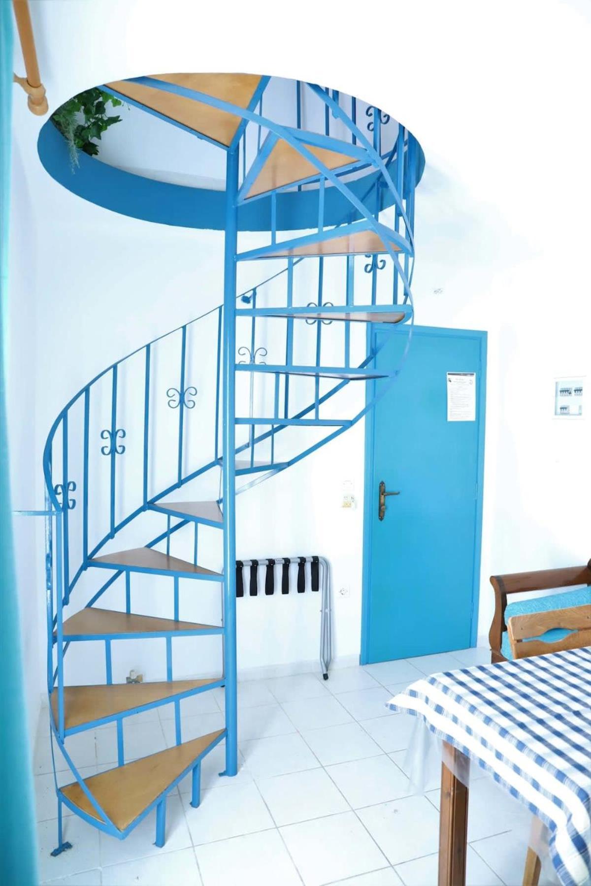 Santorini Seaside Retreat - Flora'S Summer Escape 佩里萨 外观 照片