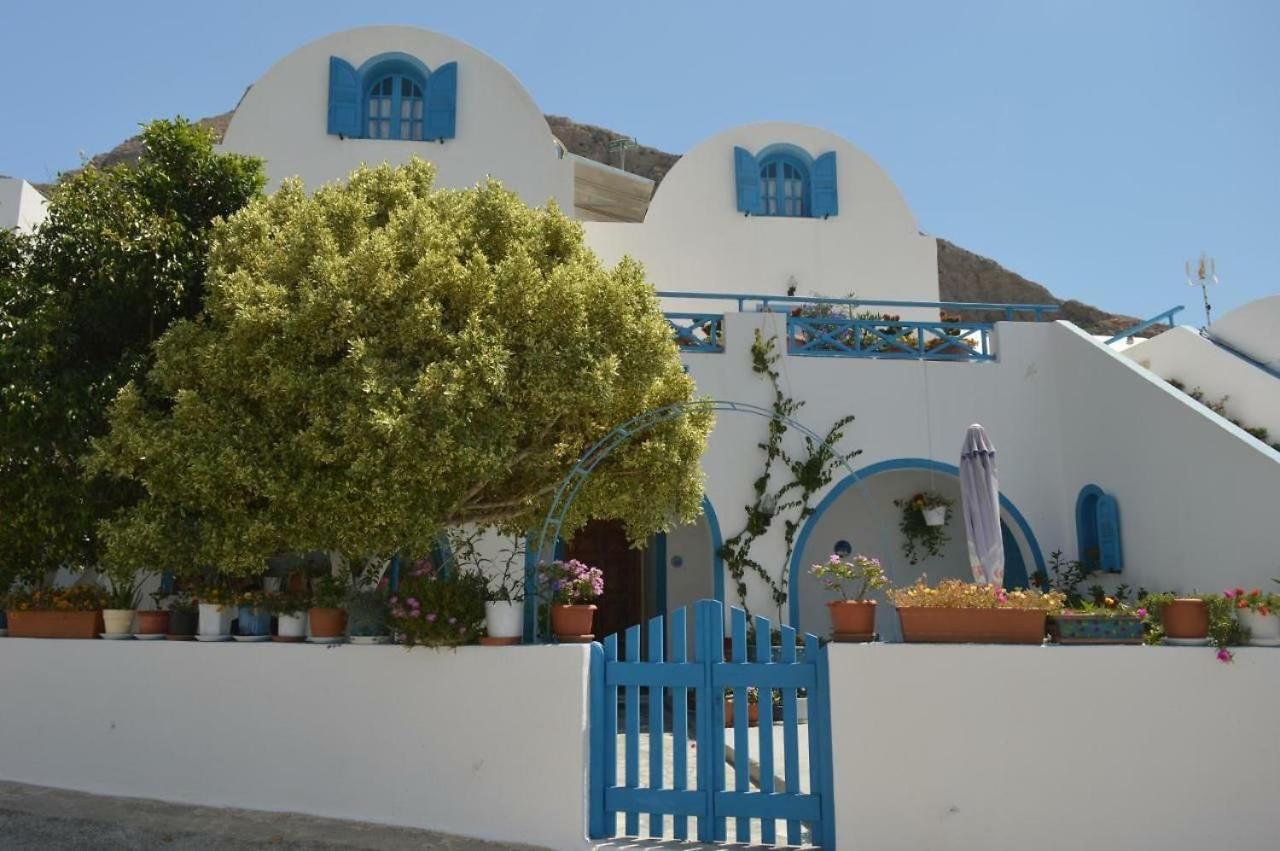 Santorini Seaside Retreat - Flora'S Summer Escape 佩里萨 外观 照片