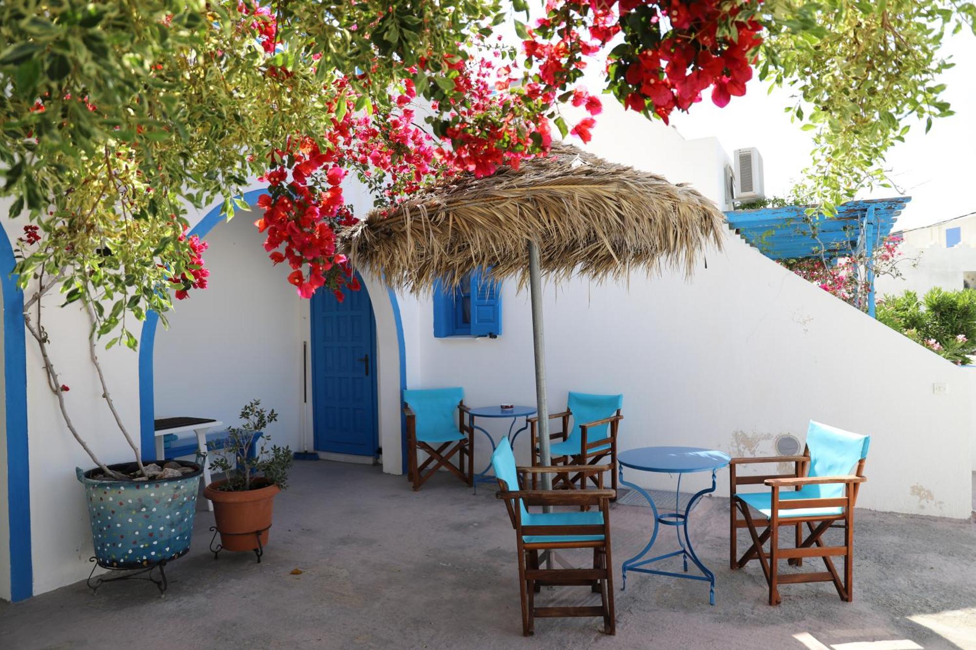 Santorini Seaside Retreat - Flora'S Summer Escape 佩里萨 外观 照片