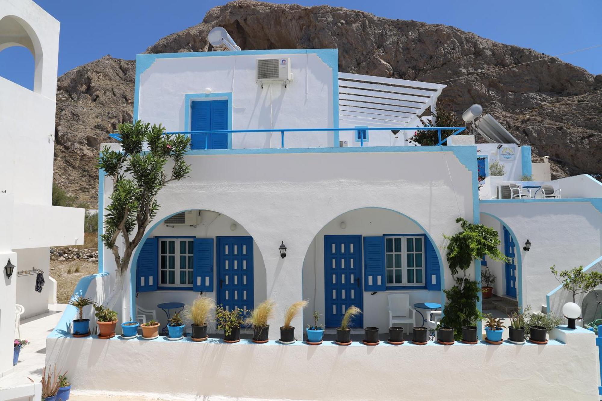 Santorini Seaside Retreat - Flora'S Summer Escape 佩里萨 外观 照片