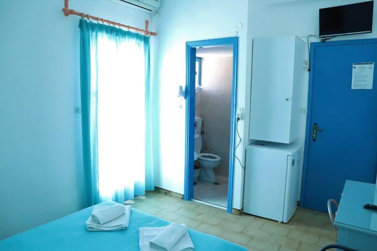 Santorini Seaside Retreat - Flora'S Summer Escape 佩里萨 外观 照片