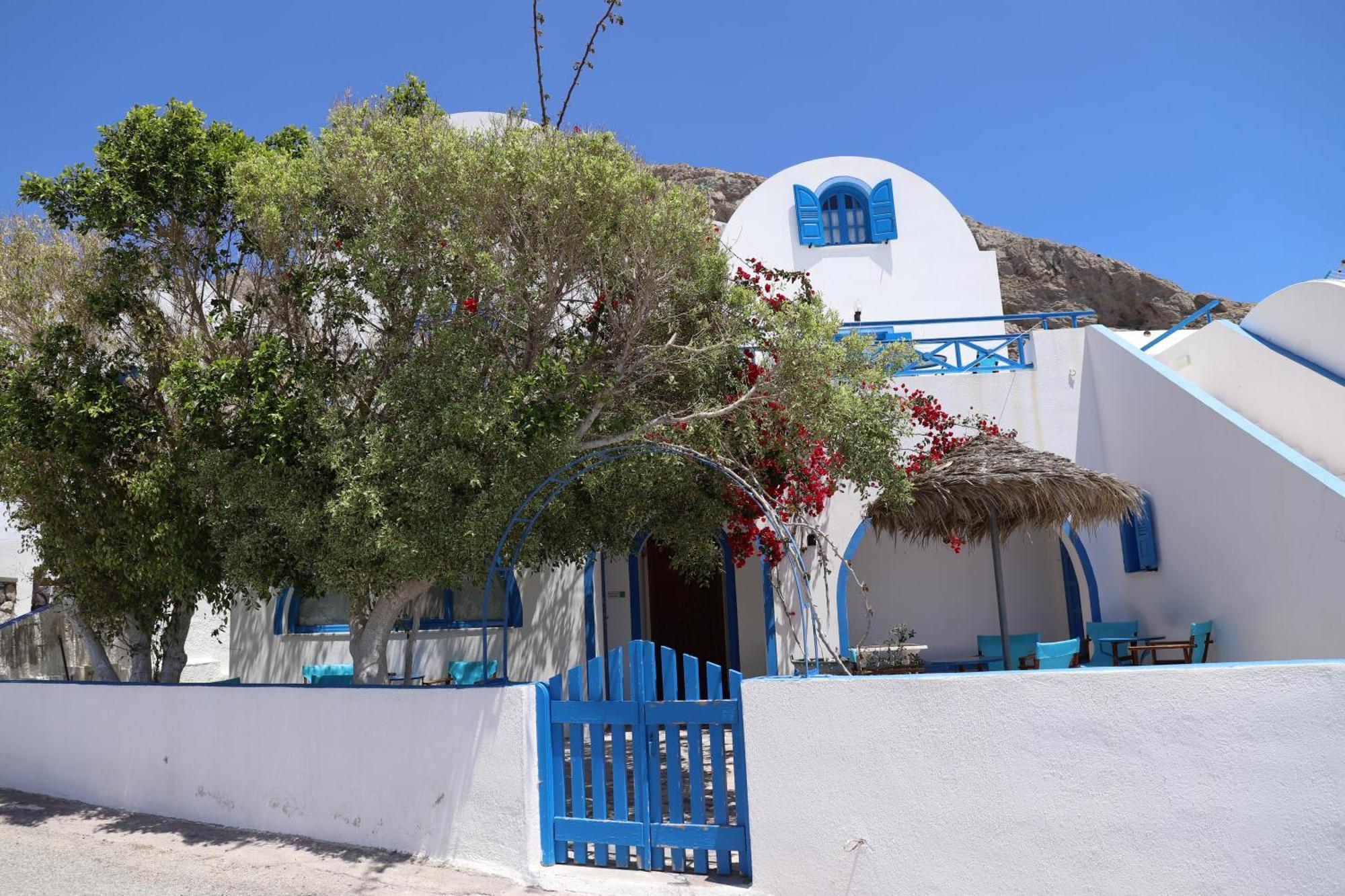 Santorini Seaside Retreat - Flora'S Summer Escape 佩里萨 外观 照片